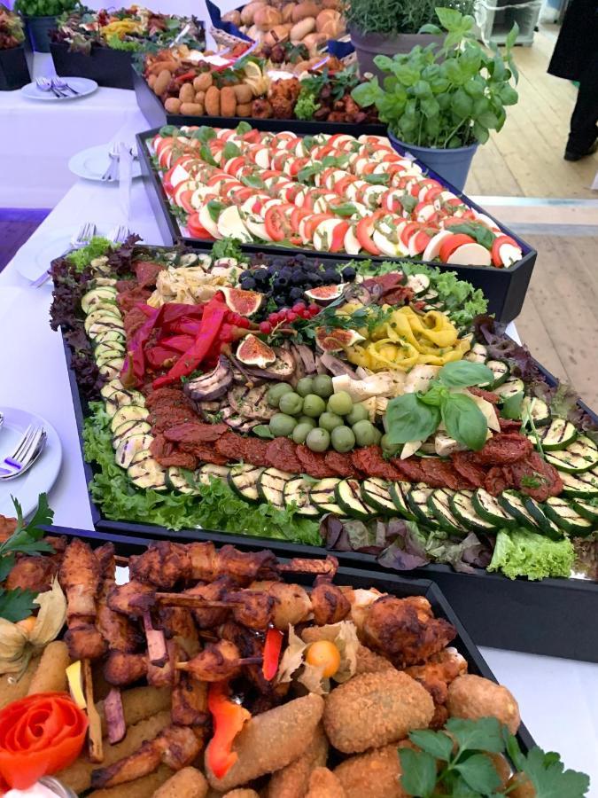 וולפסבורג Boutique Hotel Goldene Henne מראה חיצוני תמונה