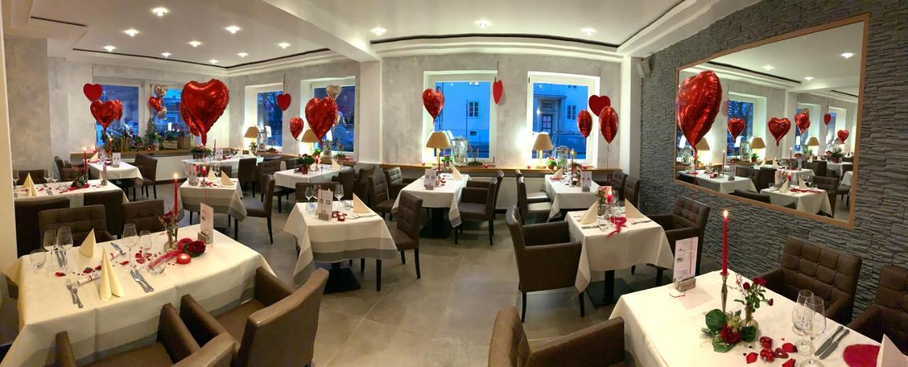 וולפסבורג Boutique Hotel Goldene Henne מראה חיצוני תמונה