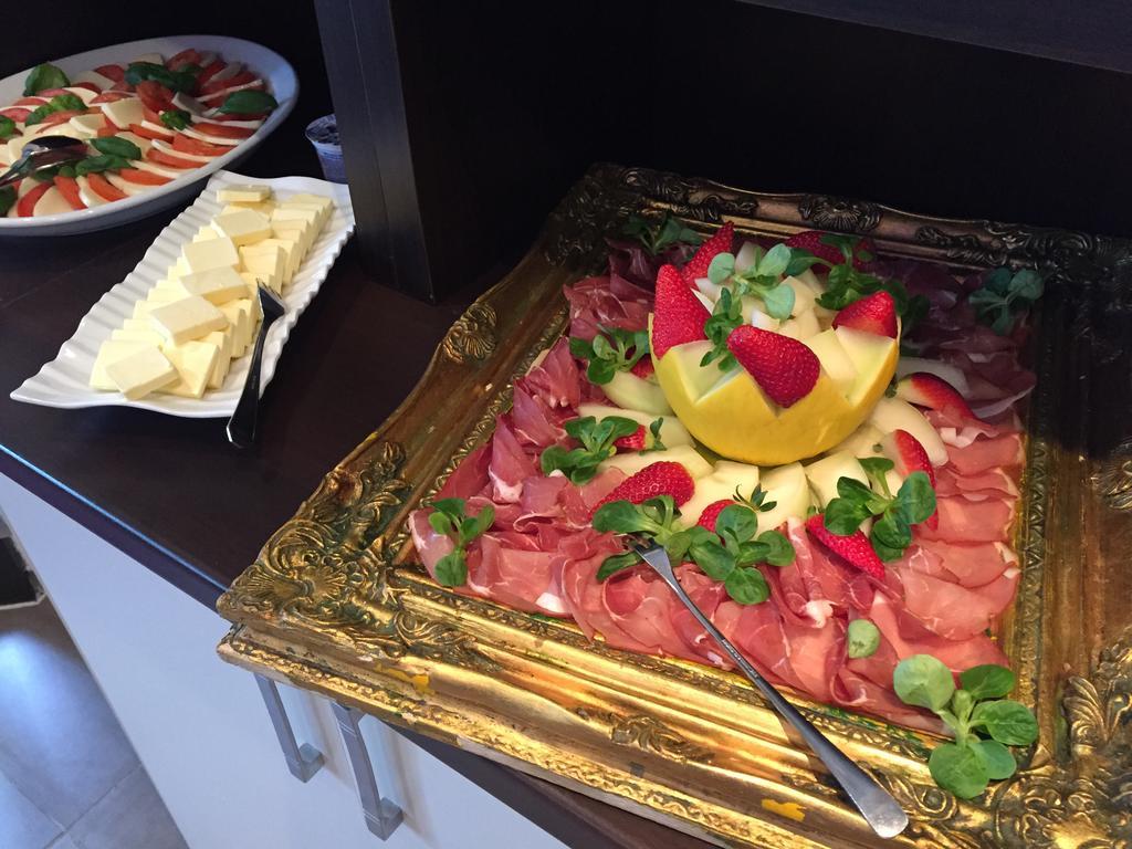 וולפסבורג Boutique Hotel Goldene Henne מראה חיצוני תמונה