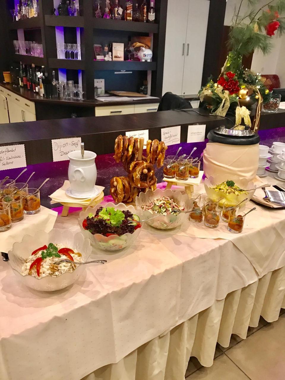 וולפסבורג Boutique Hotel Goldene Henne מראה חיצוני תמונה