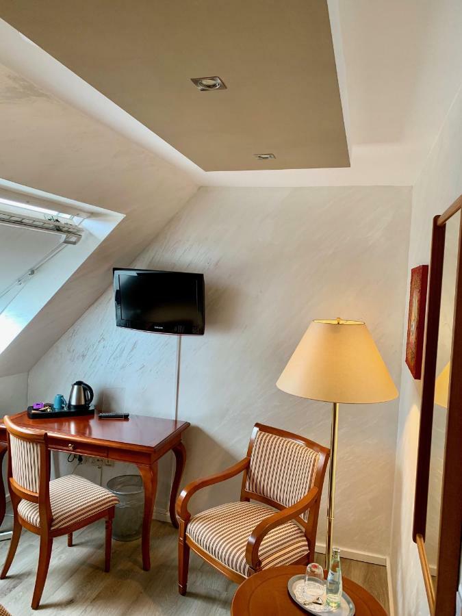 וולפסבורג Boutique Hotel Goldene Henne מראה חיצוני תמונה