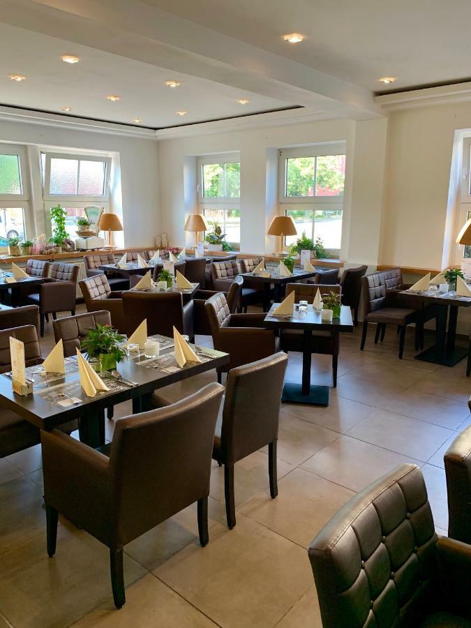 וולפסבורג Boutique Hotel Goldene Henne מראה חיצוני תמונה